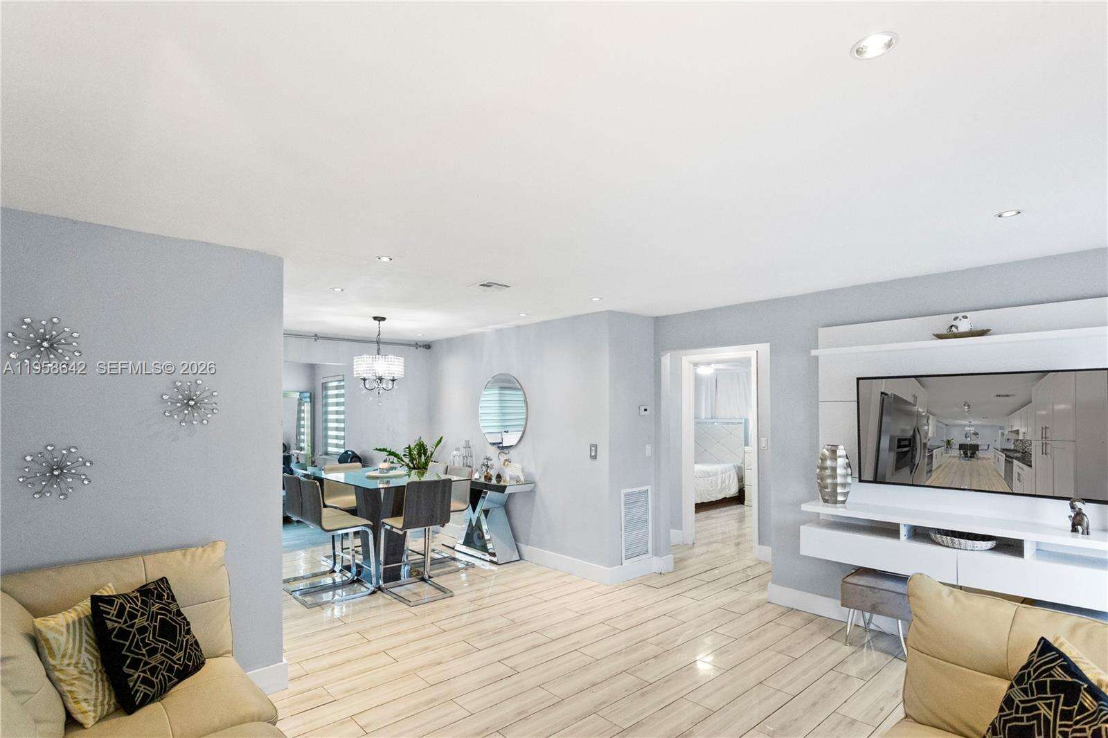 821 73rd Ter, Hollywood, FL 33024 - For Sale photo 7