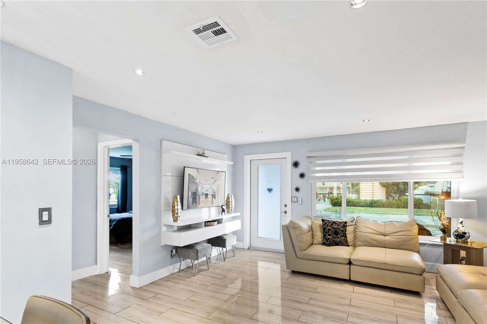 821 73rd Ter, Hollywood, FL 33024 - For Sale photo 9