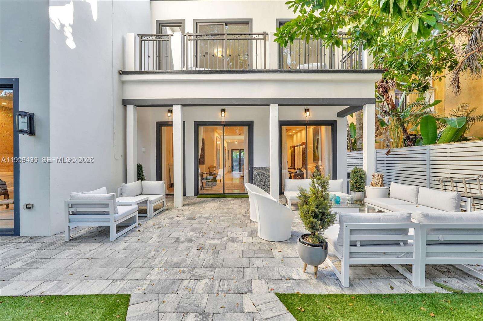 3675 Loquat Ave, Miami, FL 33133 | Picture 11