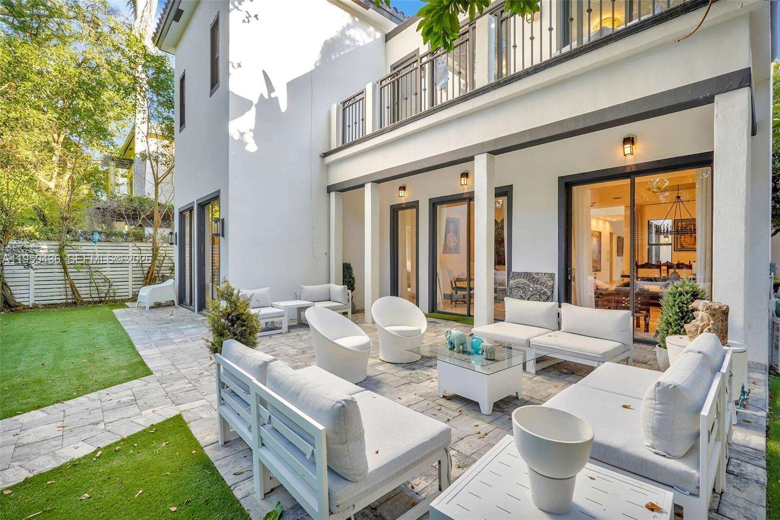 3675 Loquat Ave, Miami, FL 33133 | Picture 12