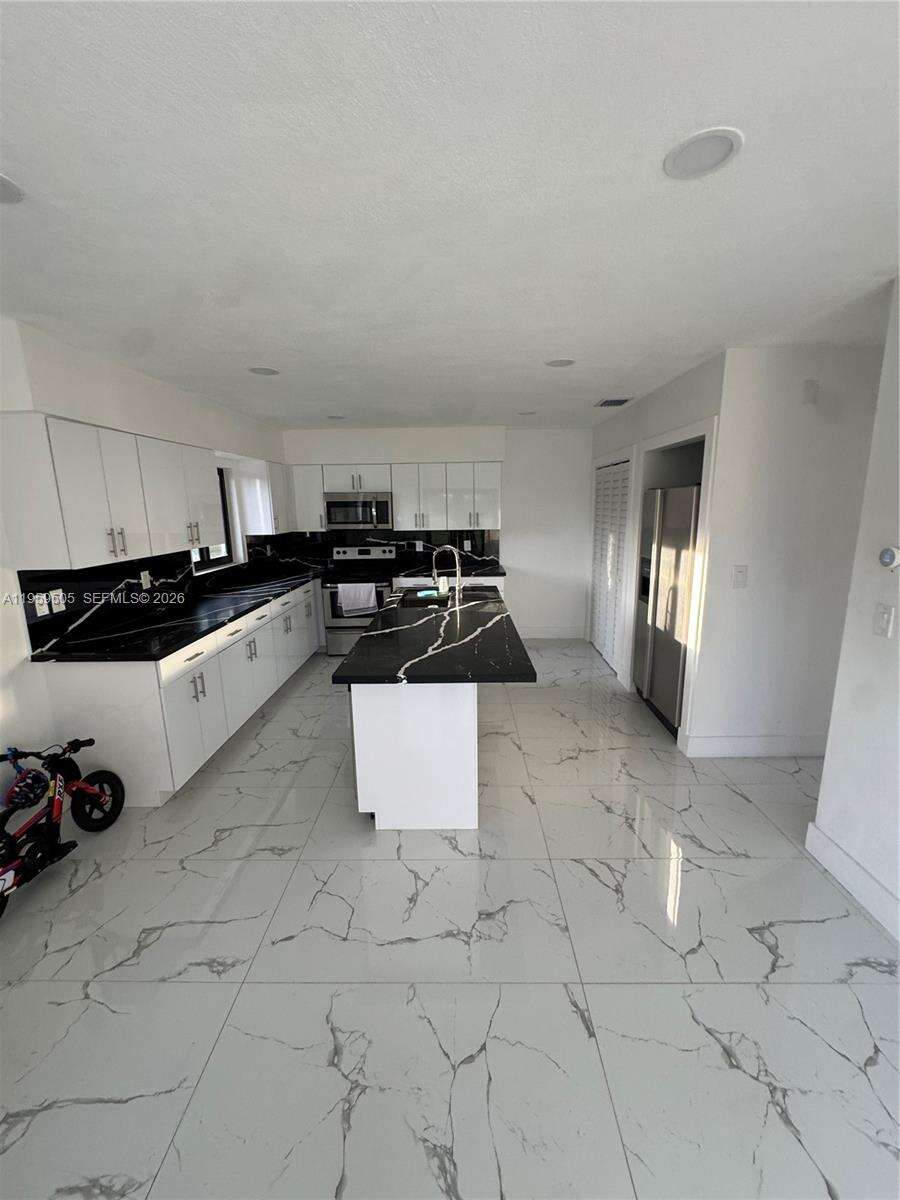 19530 210th St, Miami, FL 33187 | Picture 8