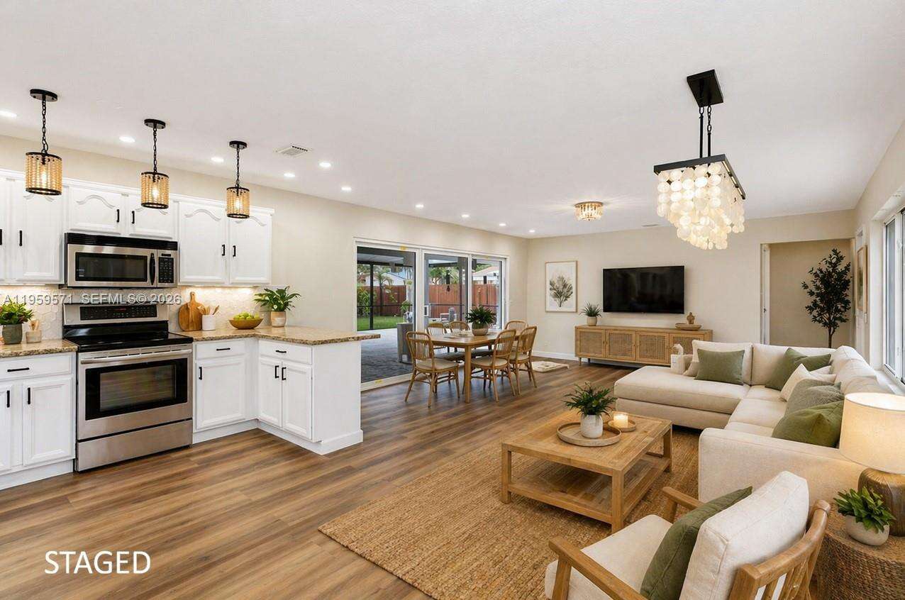 1507 Harding St, Hollywood, FL 33020 - For Sale photo 2