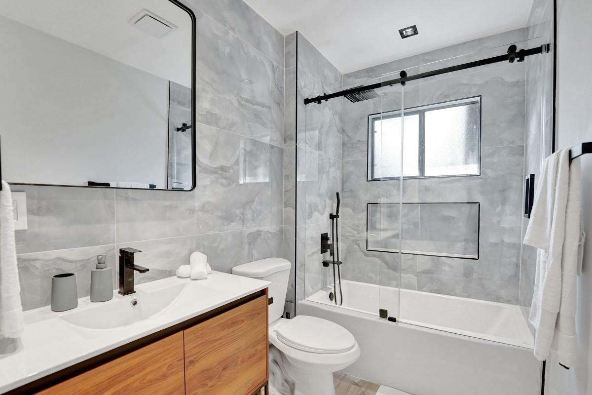 4417 38th, Dania Beach, FL 33312 - For Sale photo 18