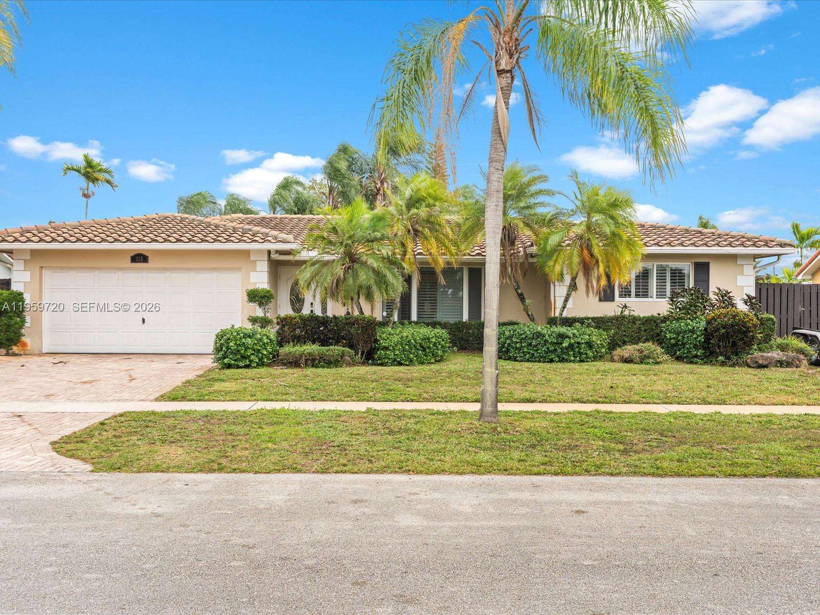 1113 46th Ter, Hollywood, FL 33021 - For Sale photo 2