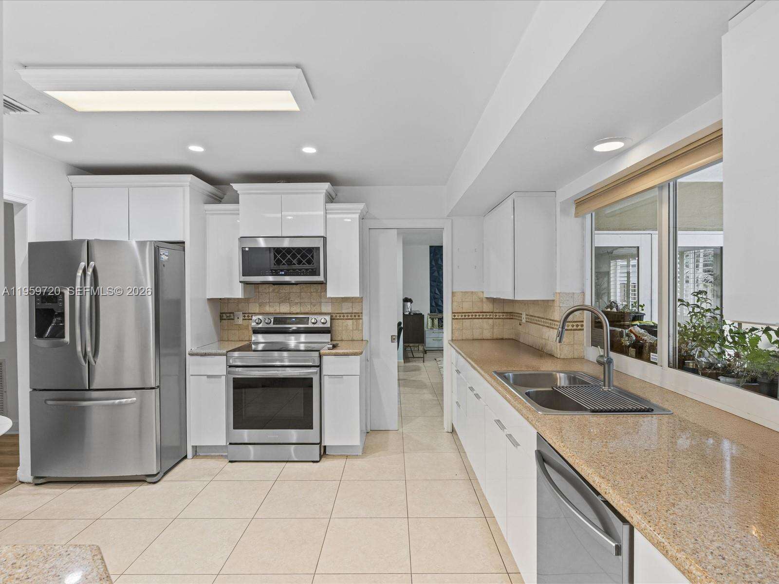 1113 46th Ter, Hollywood, FL 33021 - For Sale photo 20
