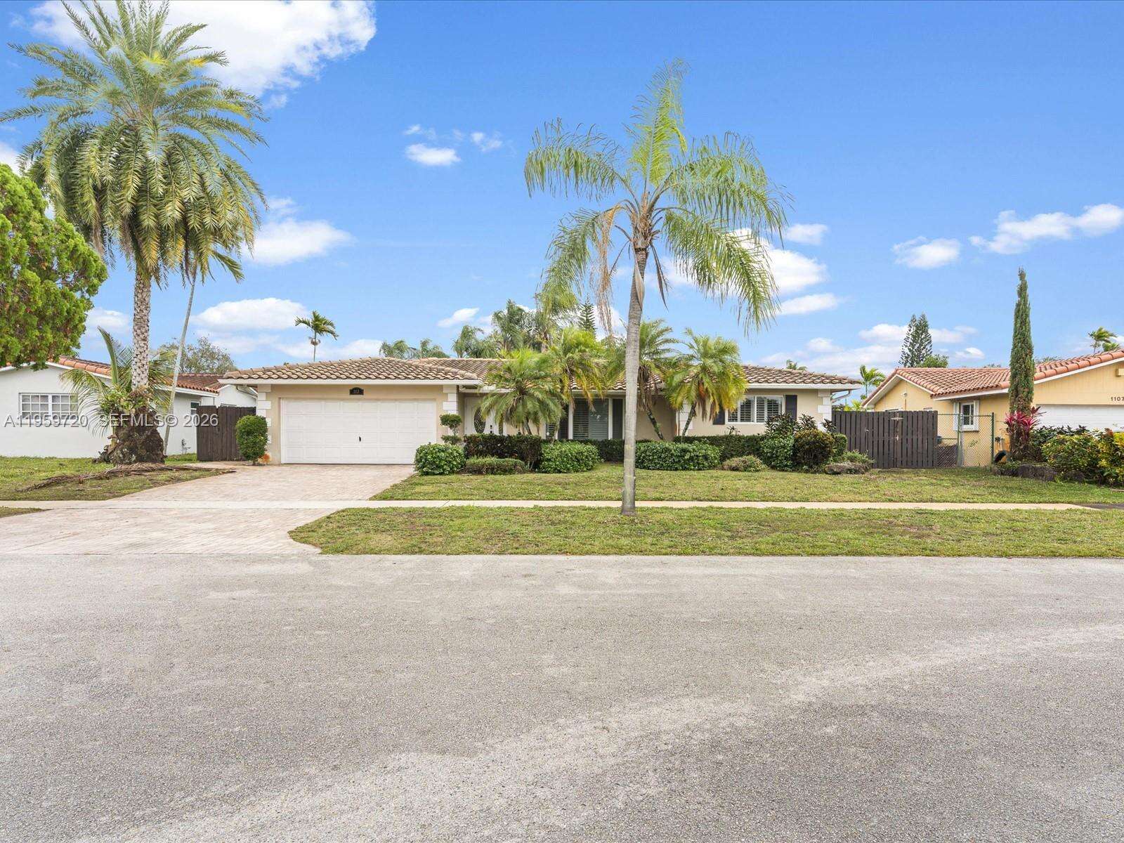 1113 46th Ter, Hollywood, FL 33021 - For Sale photo 3