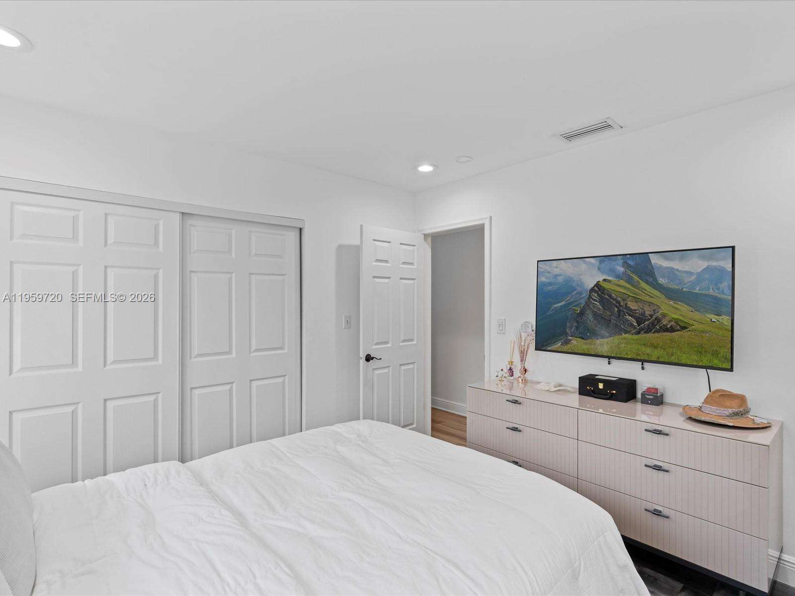 1113 46th Ter, Hollywood, FL 33021 - For Sale photo 30