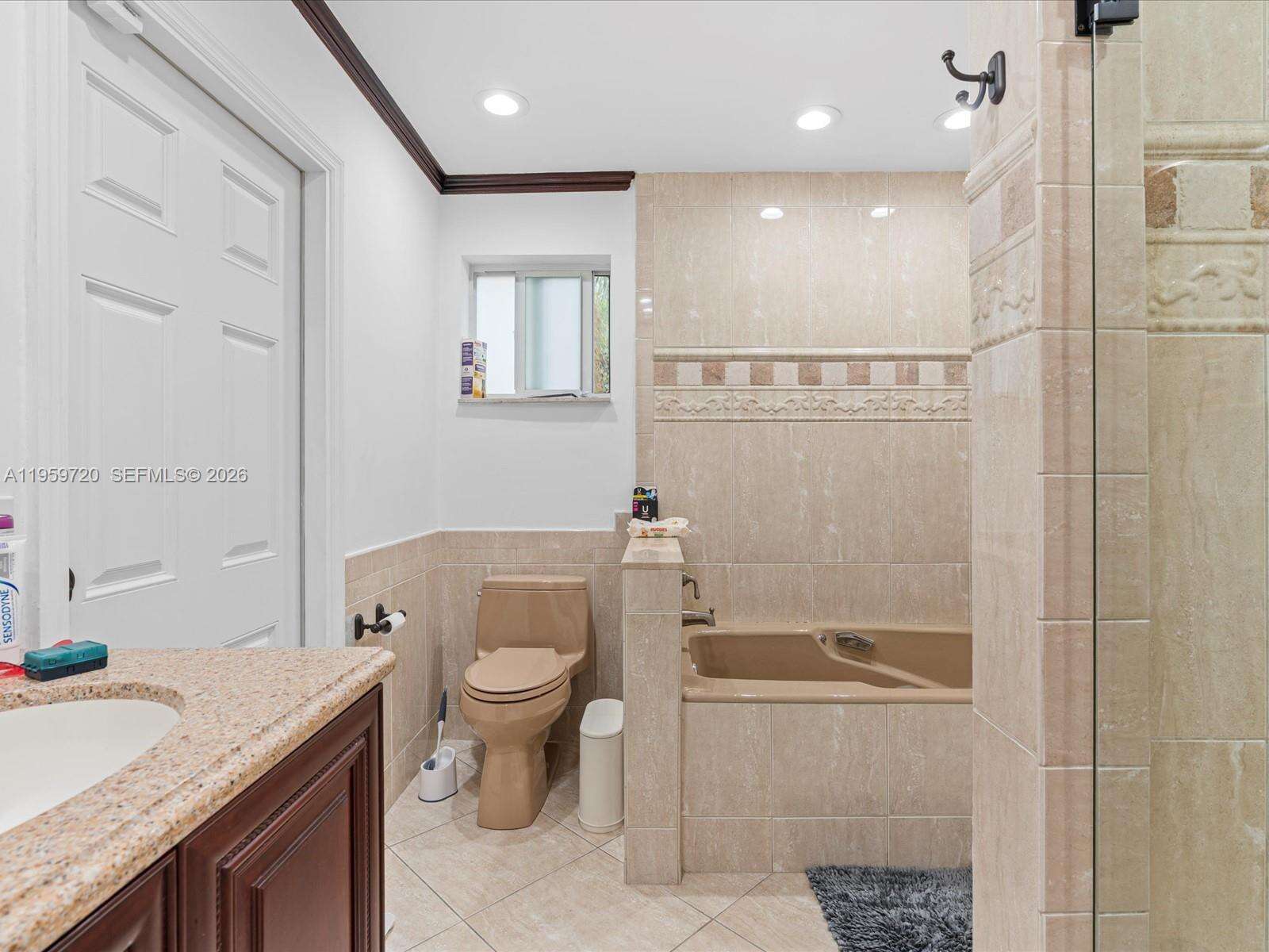 1113 46th Ter, Hollywood, FL 33021 - For Sale photo 37