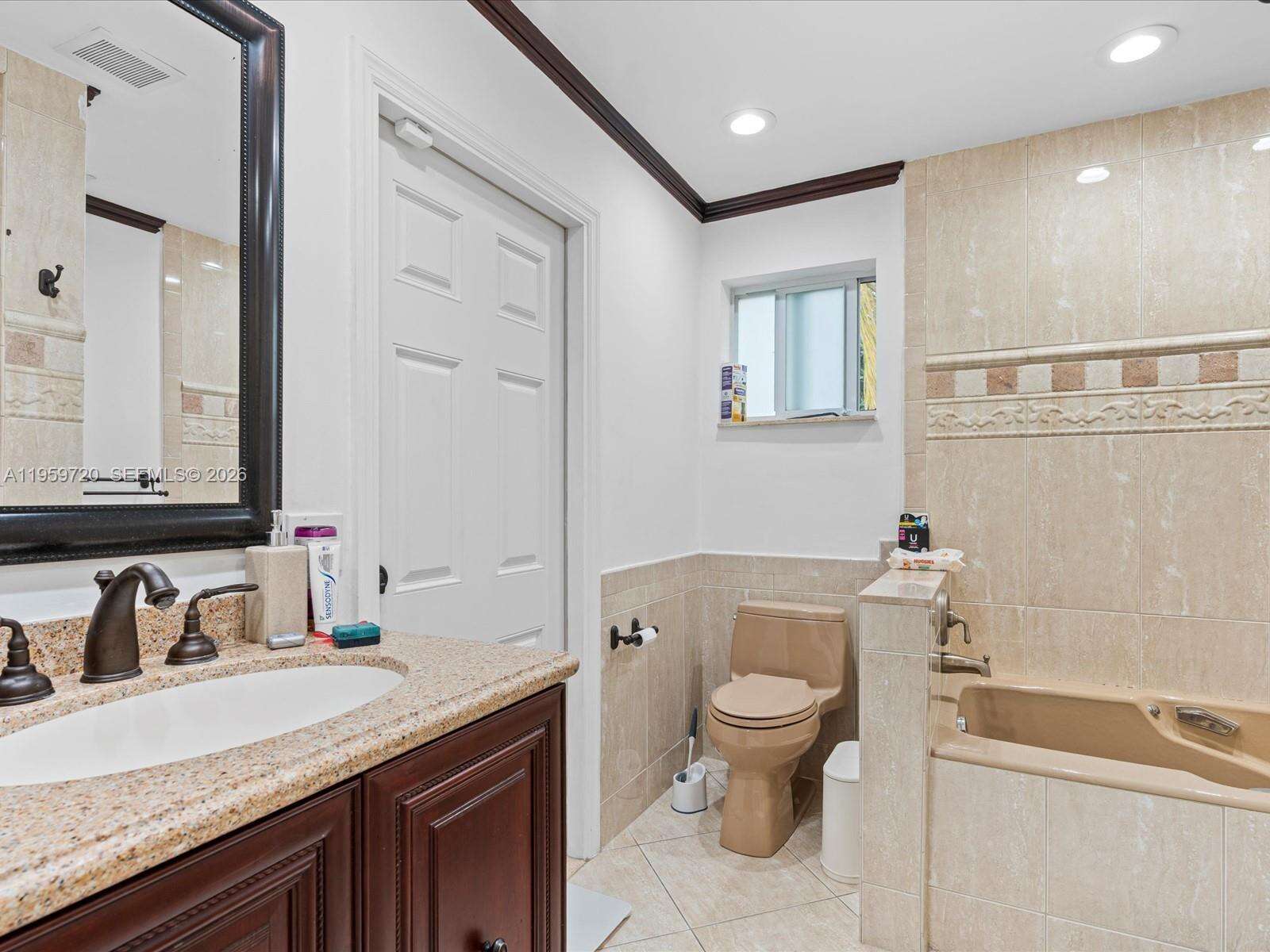 1113 46th Ter, Hollywood, FL 33021 - For Sale photo 39