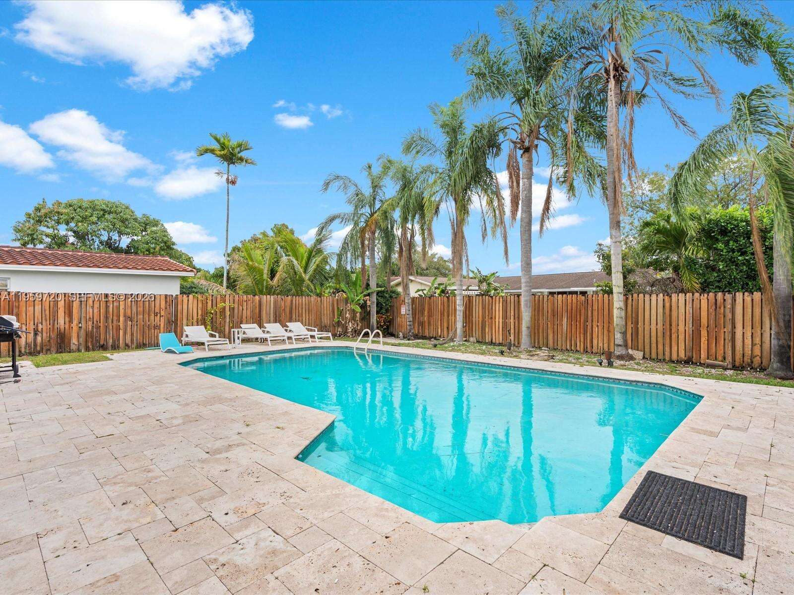 1113 46th Ter, Hollywood, FL 33021 - For Sale photo 8