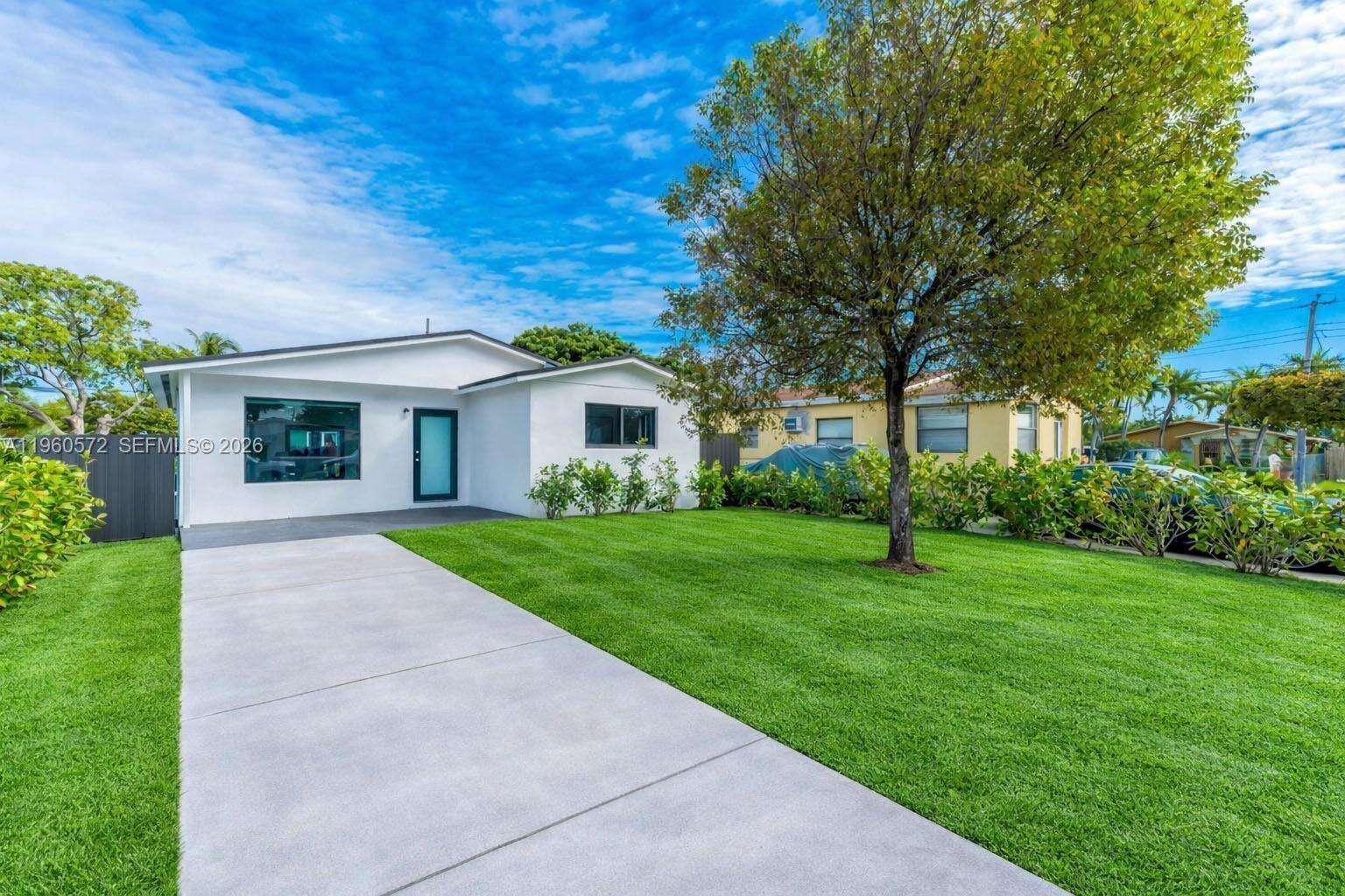 528 3rd Ct, Hallandale Beach, FL 33009 | Picture 1