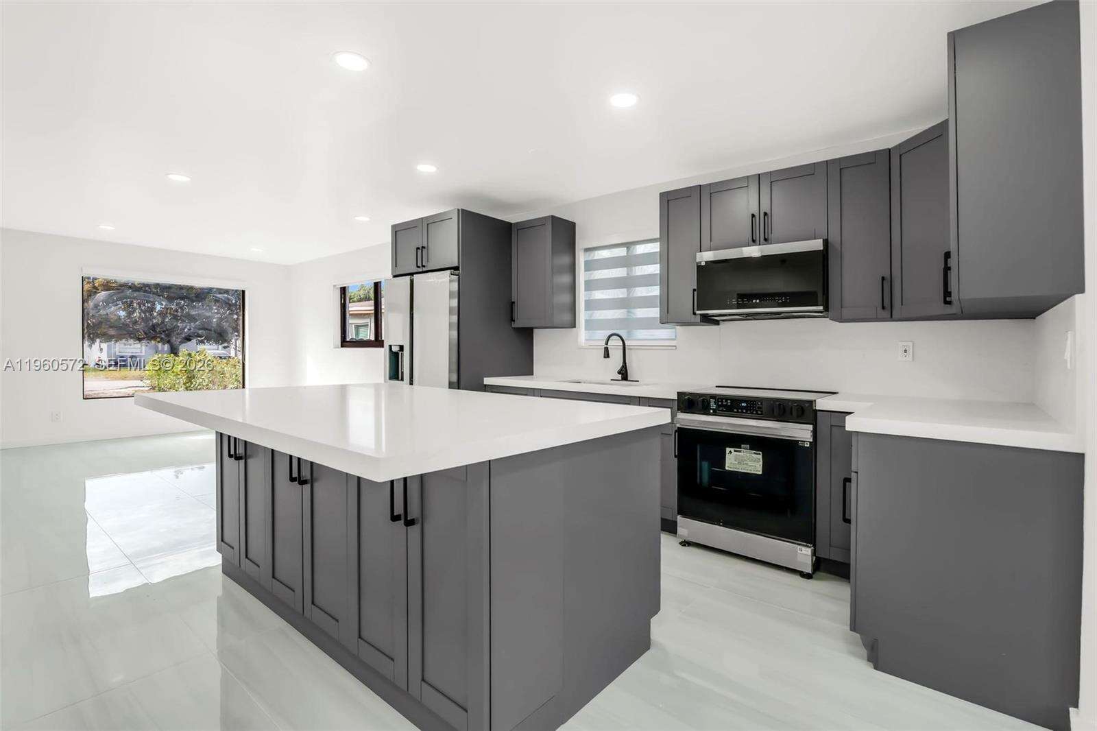 528 3rd Ct, Hallandale Beach, FL 33009 | Picture 6