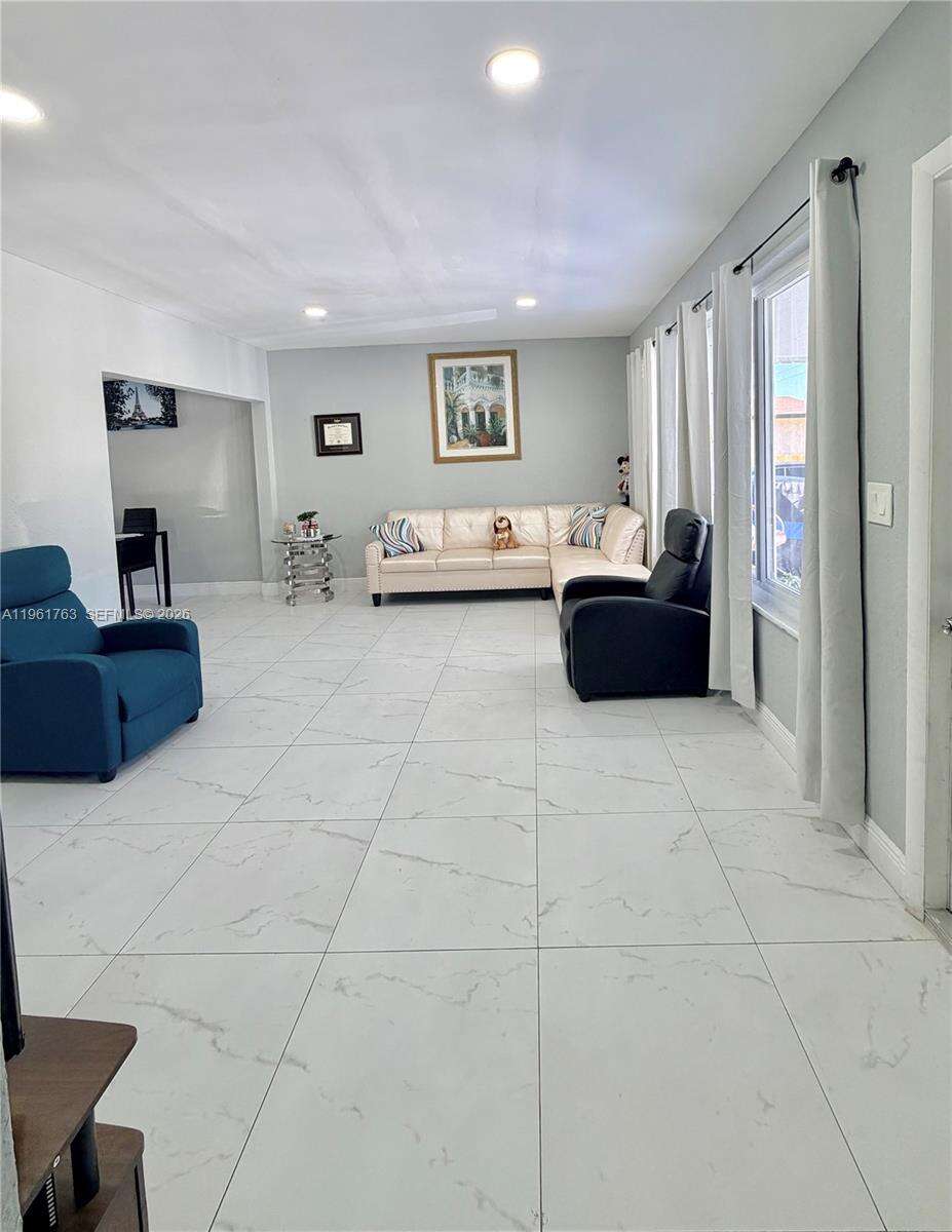 598 41st St, Hialeah, FL 33013 | Picture 3