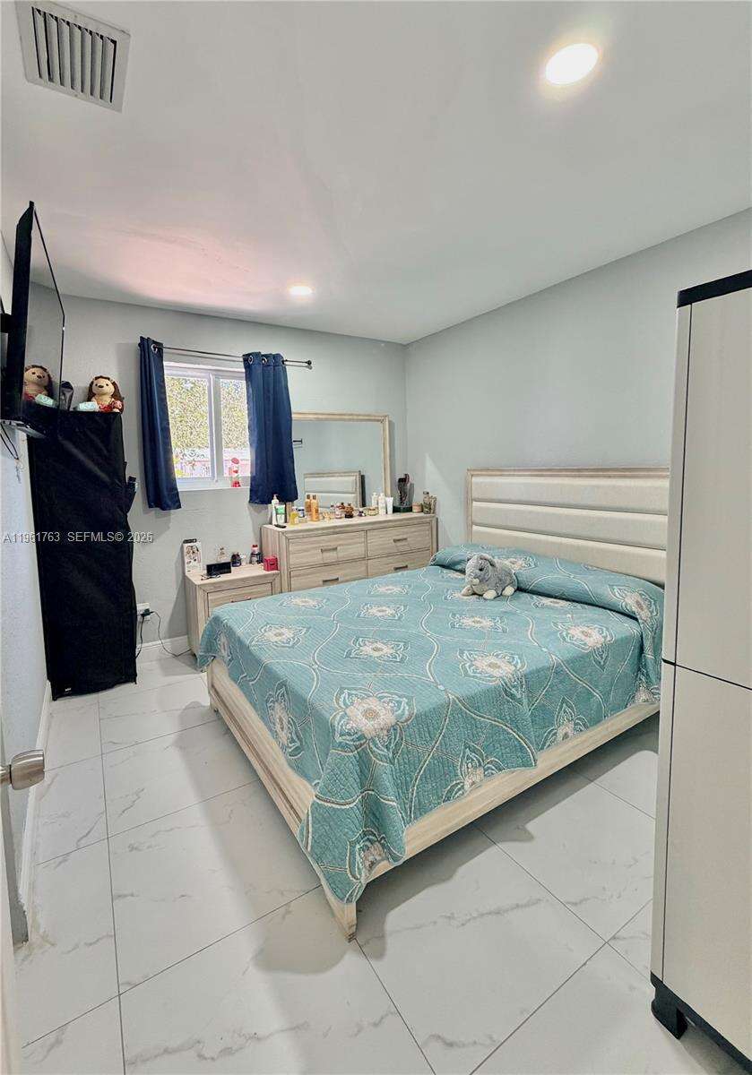 598 41st St, Hialeah, FL 33013 | Picture 6