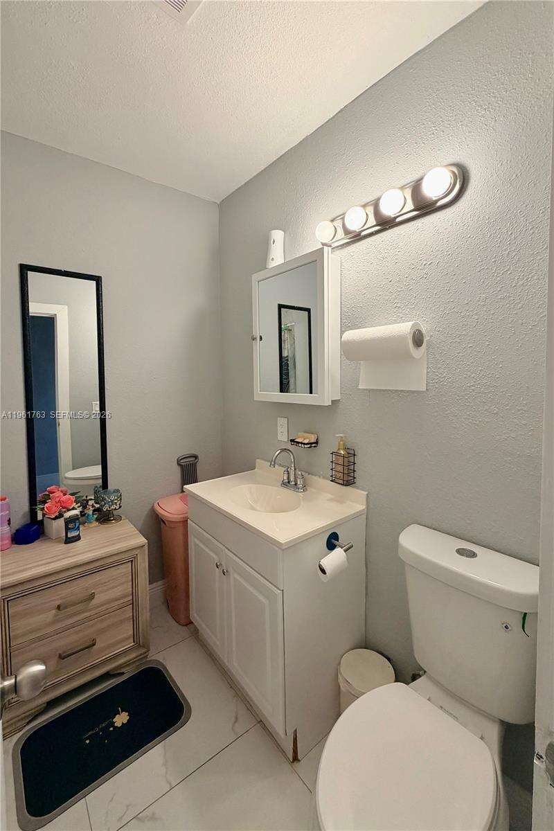 598 41st St, Hialeah, FL 33013 | Picture 9