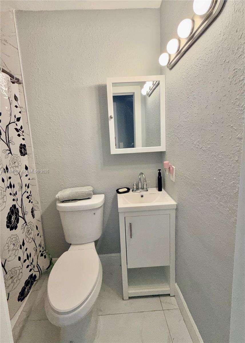 598 41st St, Hialeah, FL 33013 | Picture 10