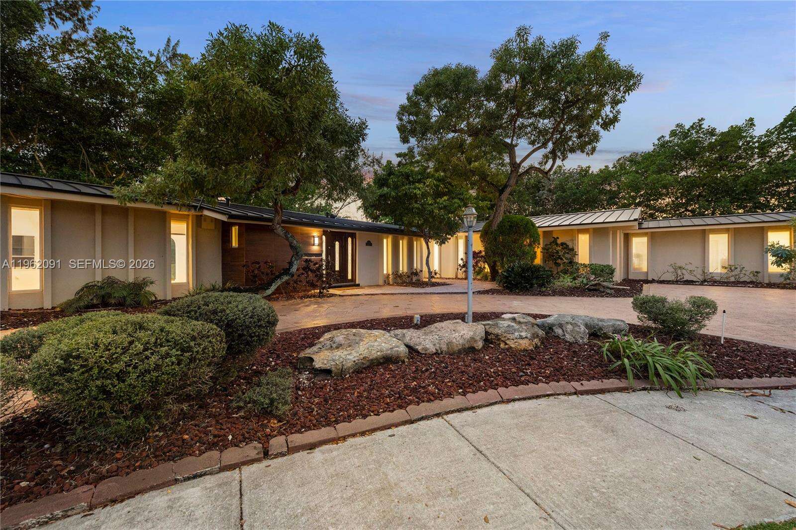 19860 24th Ct, Miami, FL 33180 | Picture 1