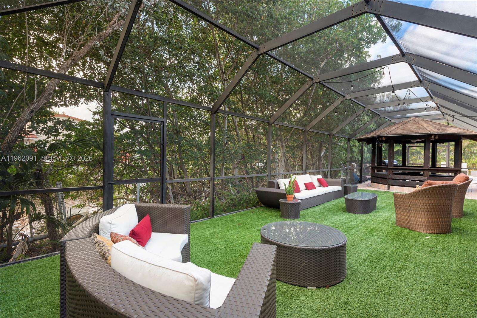 19860 24th Ct, Miami, FL 33180 | Picture 4