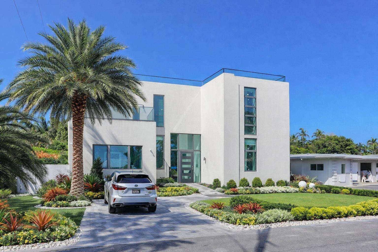 2421 201st, Miami, FL 33180 - For Sale photo 1