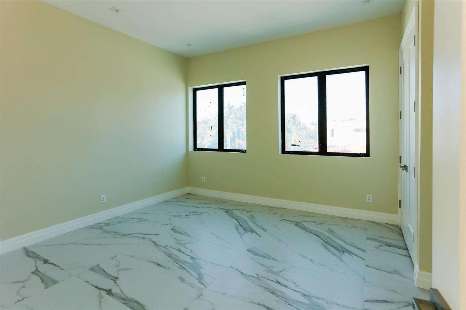 2421 201st, Miami, FL 33180 - For Sale photo 20