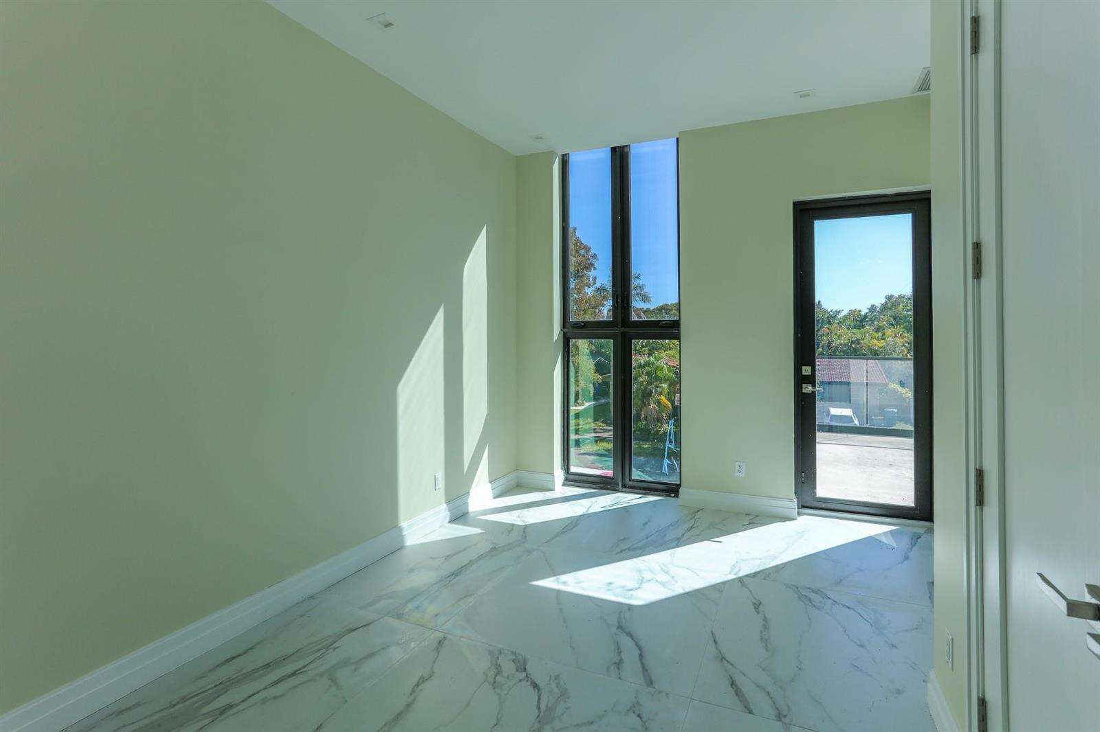 2421 201st, Miami, FL 33180 - For Sale photo 22