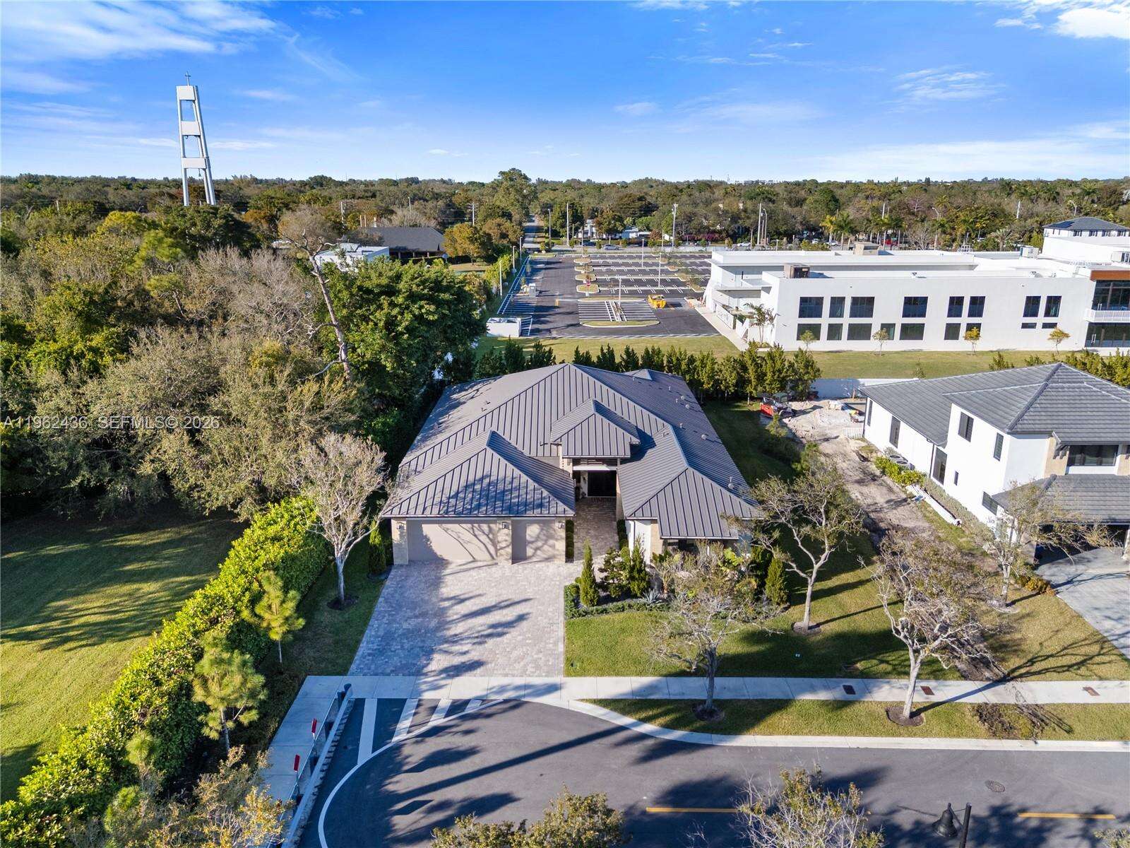 7387 74th Ln, Miami, FL 33143 - For Sale photo 2