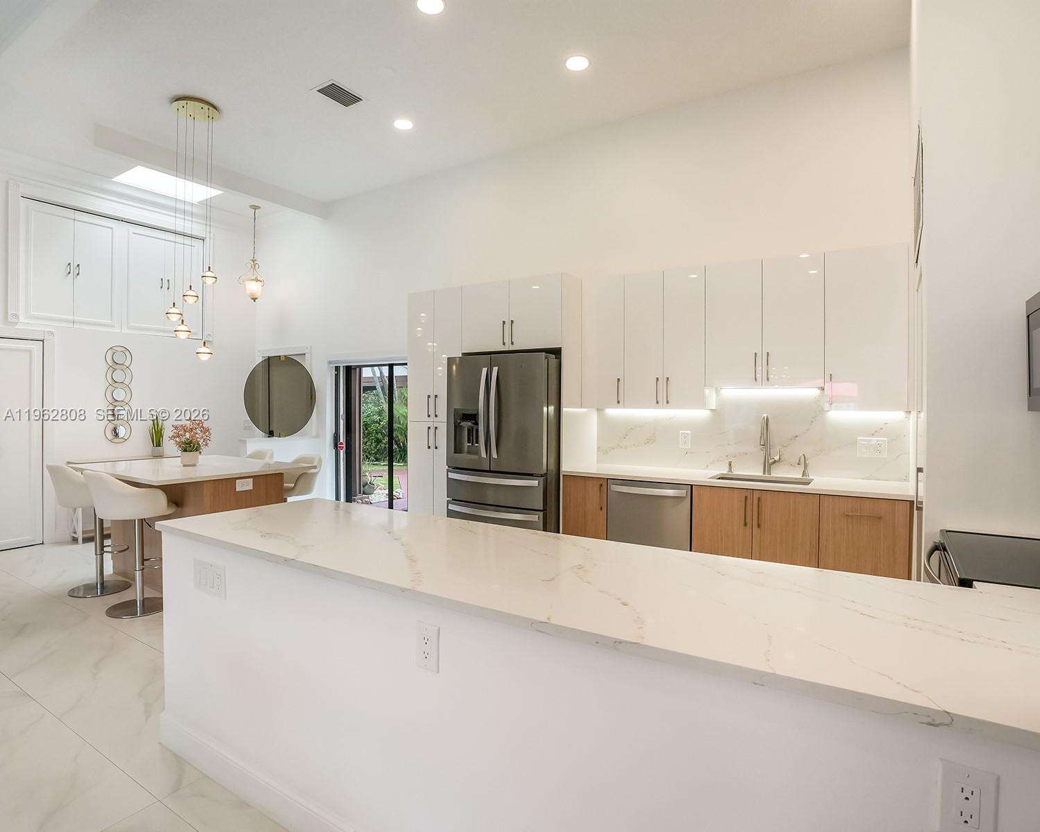 413 Leslie Dr, Hallandale Beach, FL 33009 | Picture 6