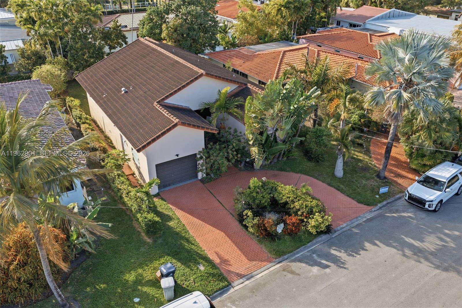 9208 Emerson Ave, Surfside, FL 33154 | Picture 27