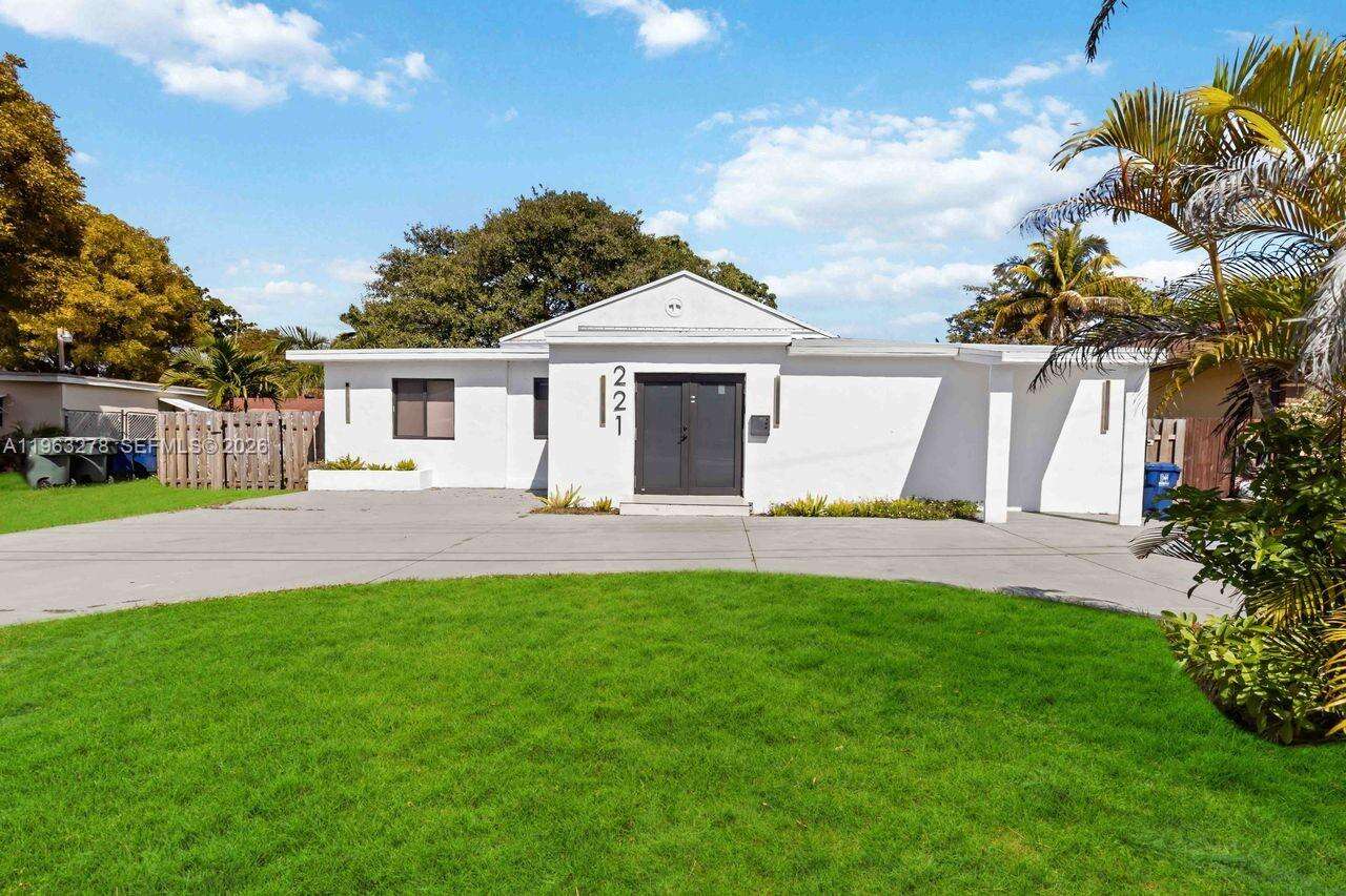 221 4th St, Hallandale Beach, FL 33009 | Picture 1