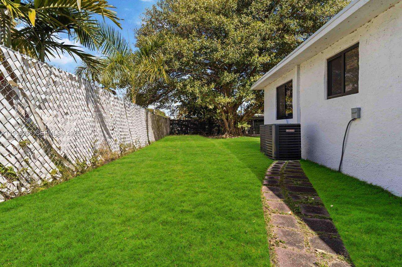 221 4th St, Hallandale Beach, FL 33009 | Picture 20