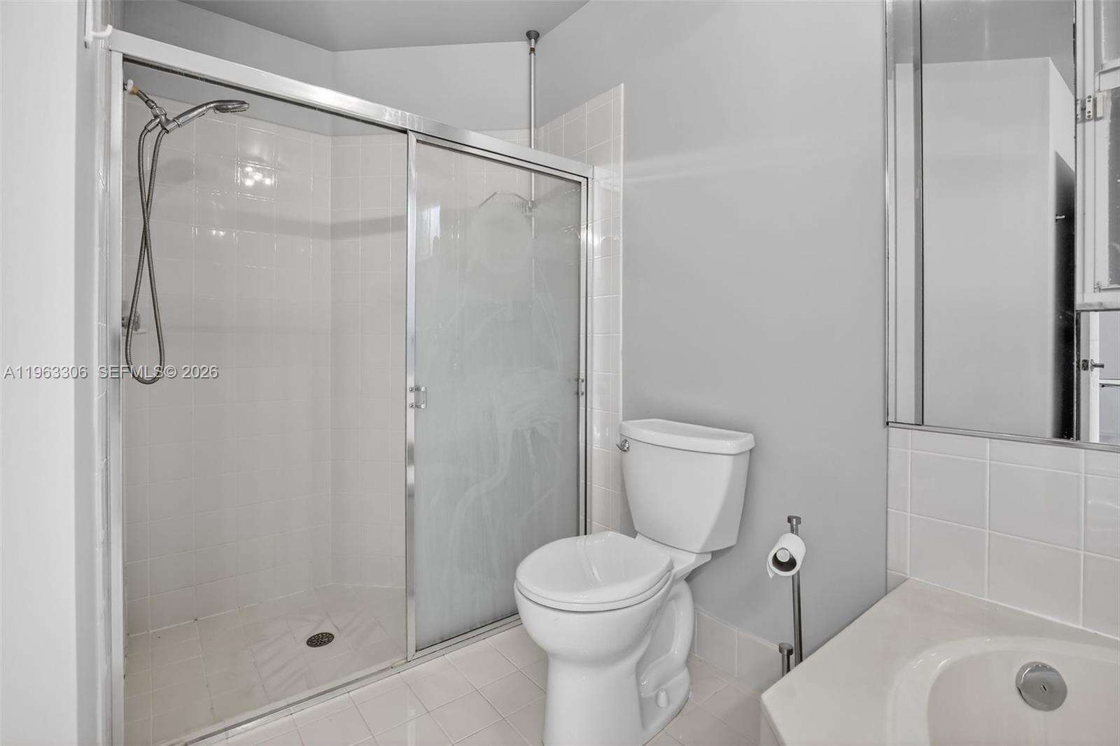 1150 Queen Palm Ct, Hollywood, FL 33019 | Picture 23