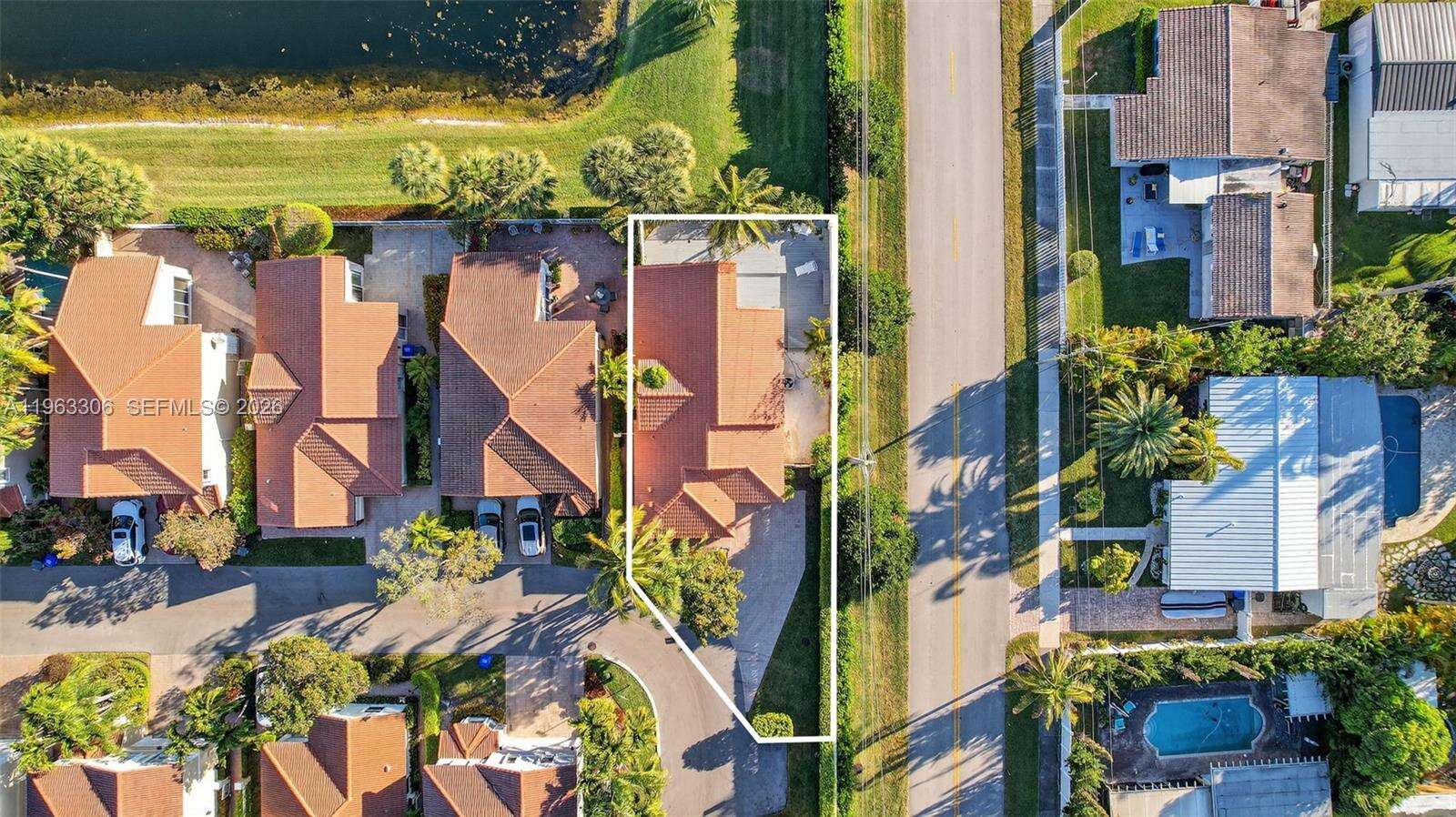 1150 Queen Palm Ct, Hollywood, FL 33019 | Picture 4