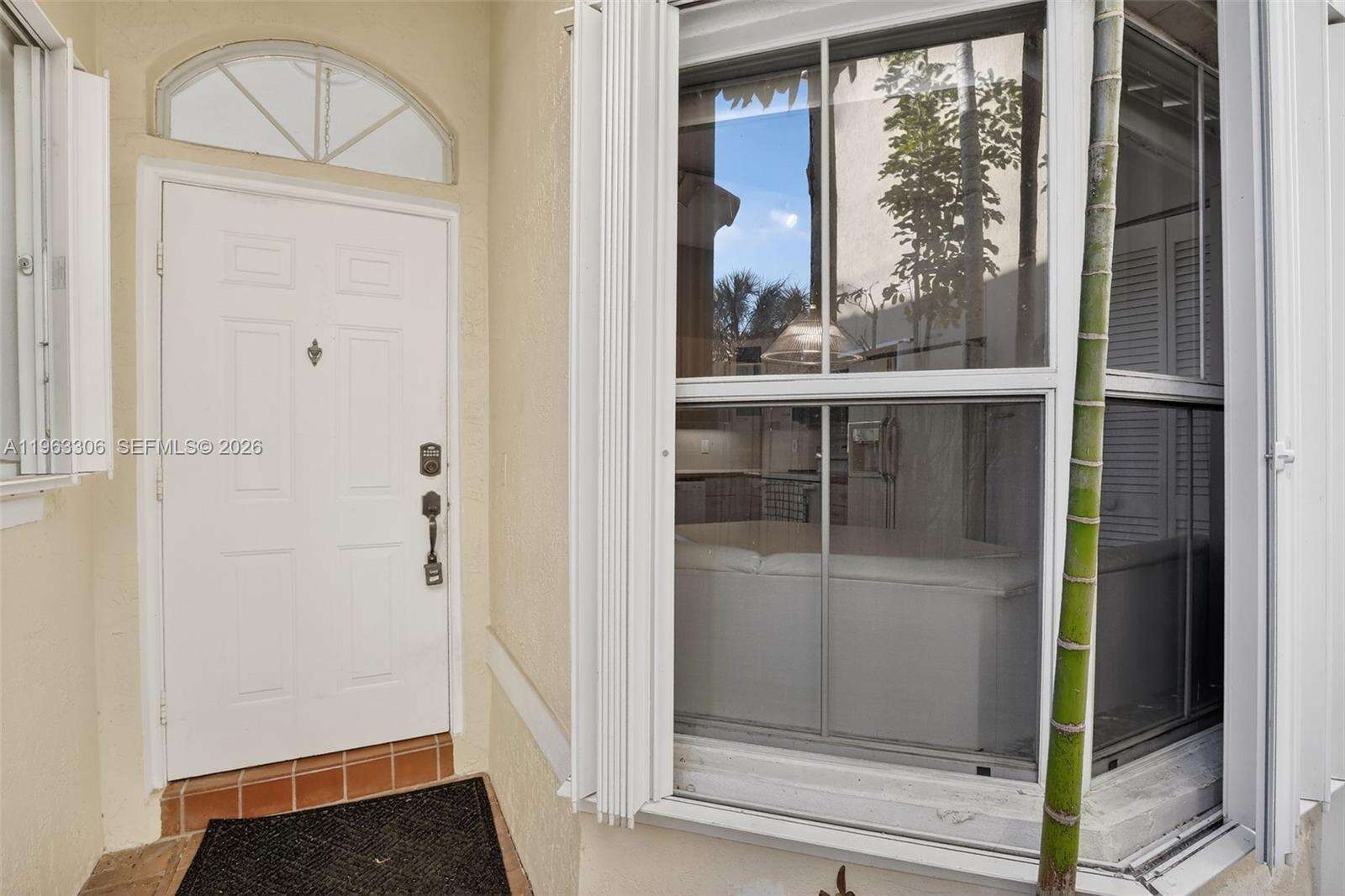 1150 Queen Palm Ct, Hollywood, FL 33019 | Picture 7