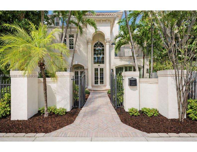 827 2nd Ct, Fort Lauderdale, FL 33301 | Picture 2