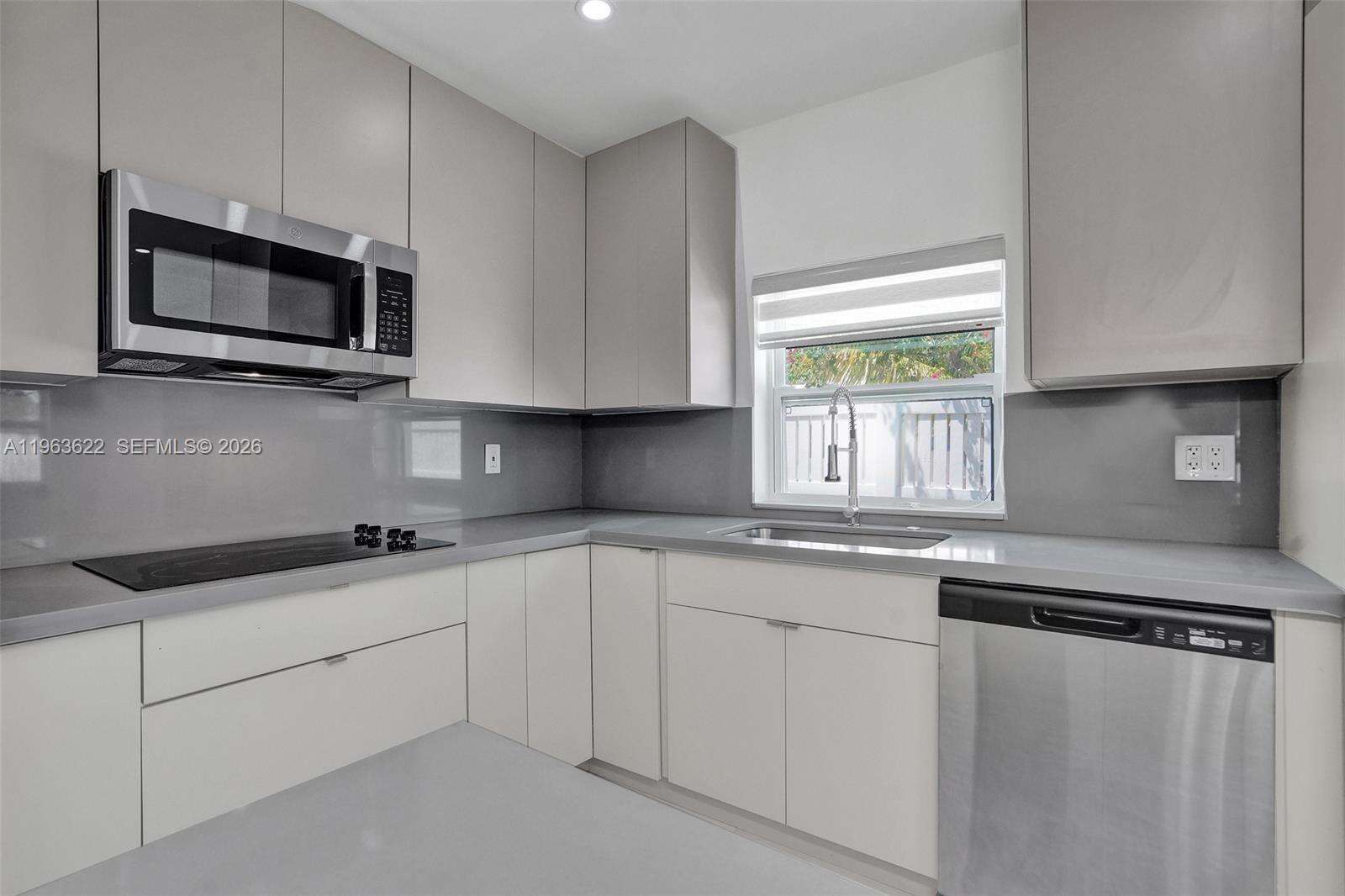 1010 16th Ave, Hollywood, FL 33020 - For Sale photo 6