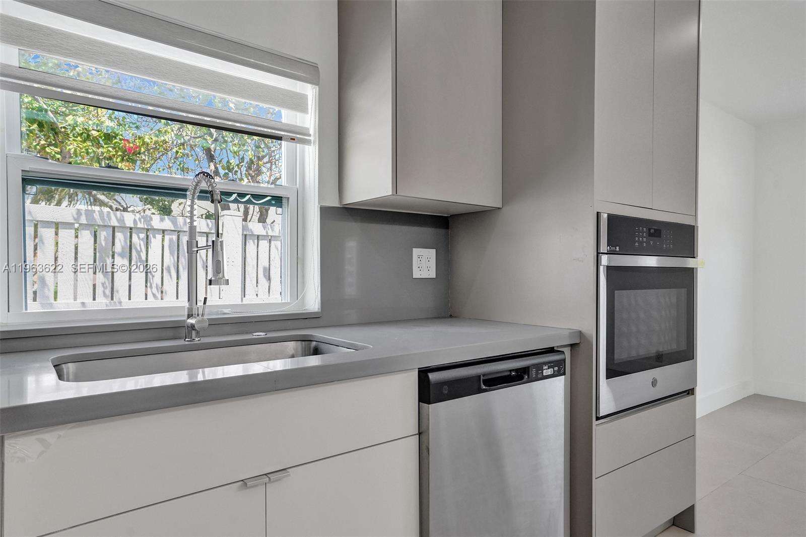 1010 16th Ave, Hollywood, FL 33020 - For Sale photo 9