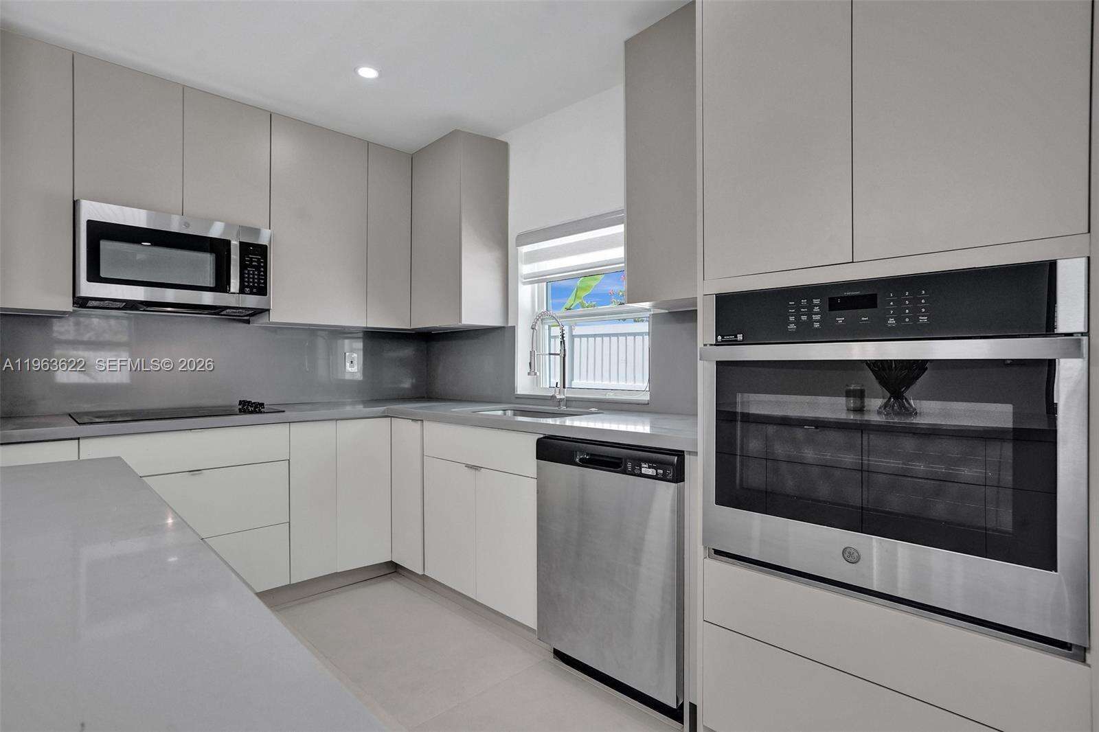 1010 16th Ave, Hollywood, FL 33020 - For Sale photo 10