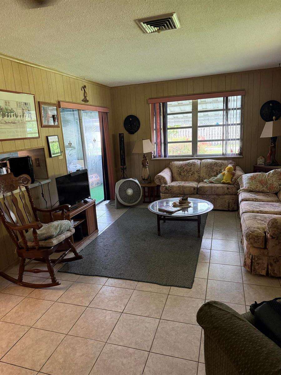 626 Crescent, Hollywood, FL 33021 - For Sale photo 3