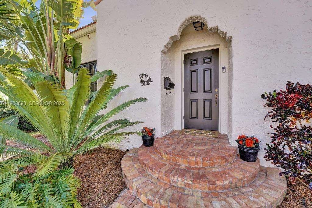 1028 Tyler St, Hollywood, FL 33019 | Picture 2