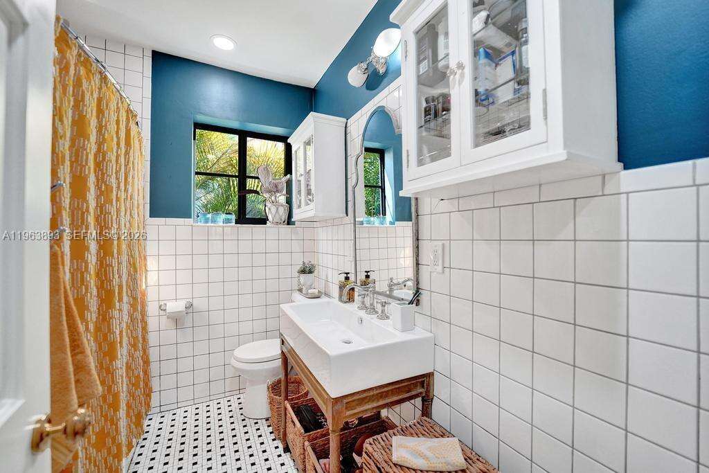 1028 Tyler St, Hollywood, FL 33019 | Picture 38