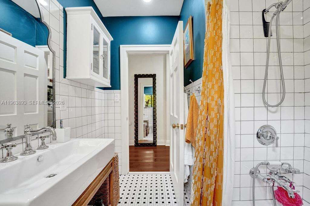 1028 Tyler St, Hollywood, FL 33019 | Picture 40