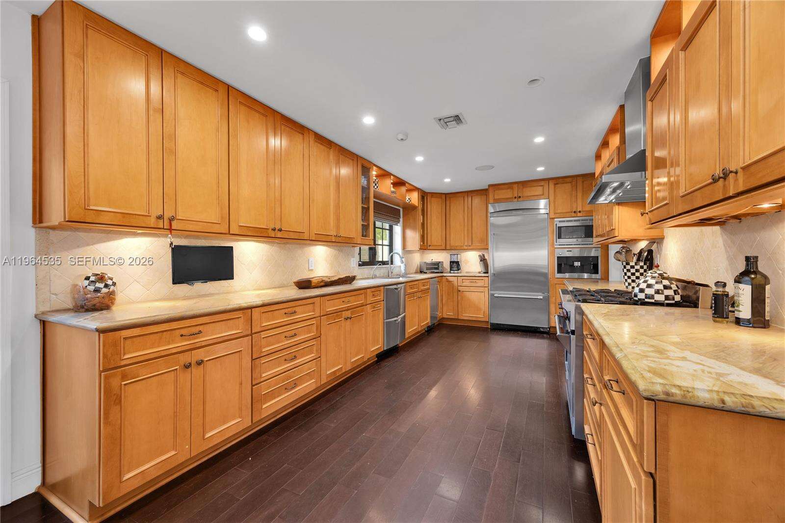 1648 Nocatee Dr, Miami, FL 33133 | Picture 9