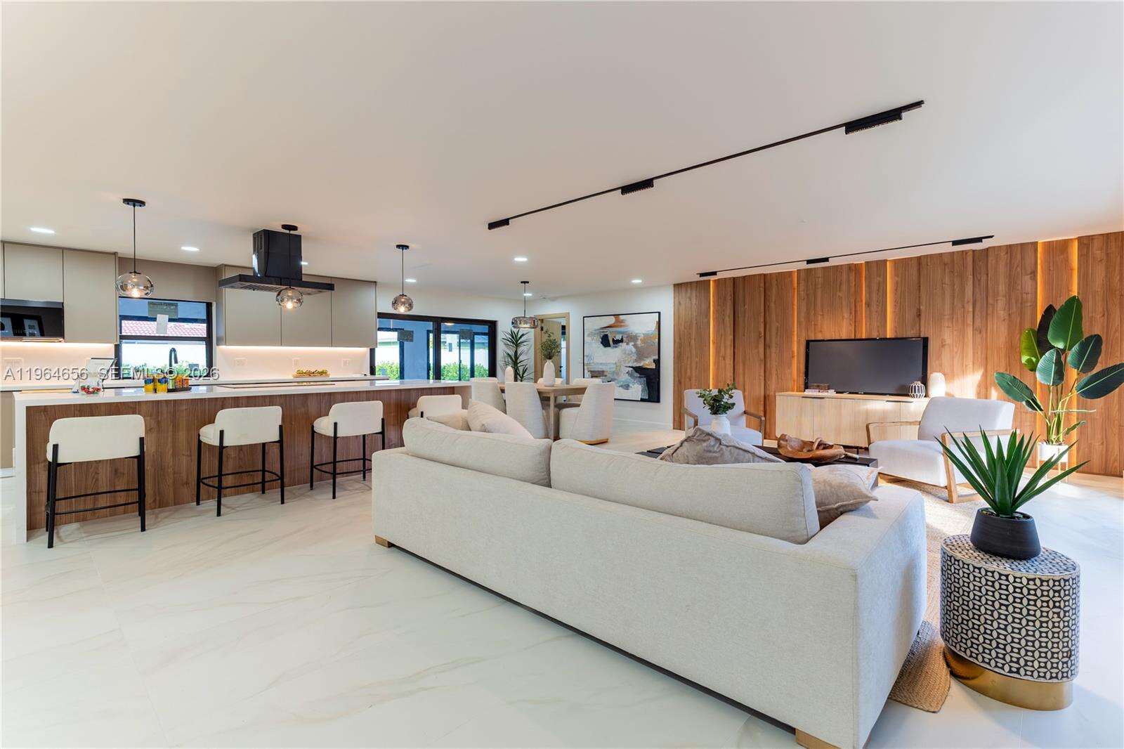 2415 35th Dr, Fort Lauderdale, FL 33308 | Picture 2