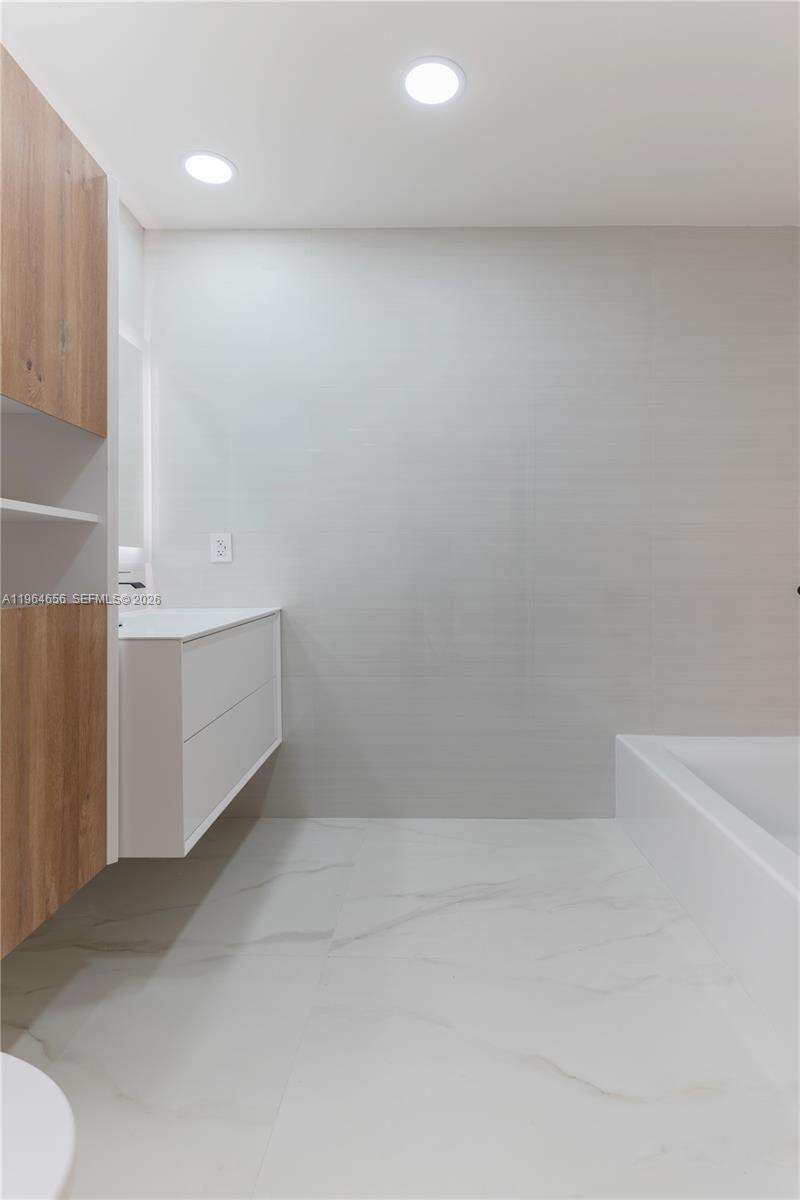 2415 35th Dr, Fort Lauderdale, FL 33308 | Picture 26