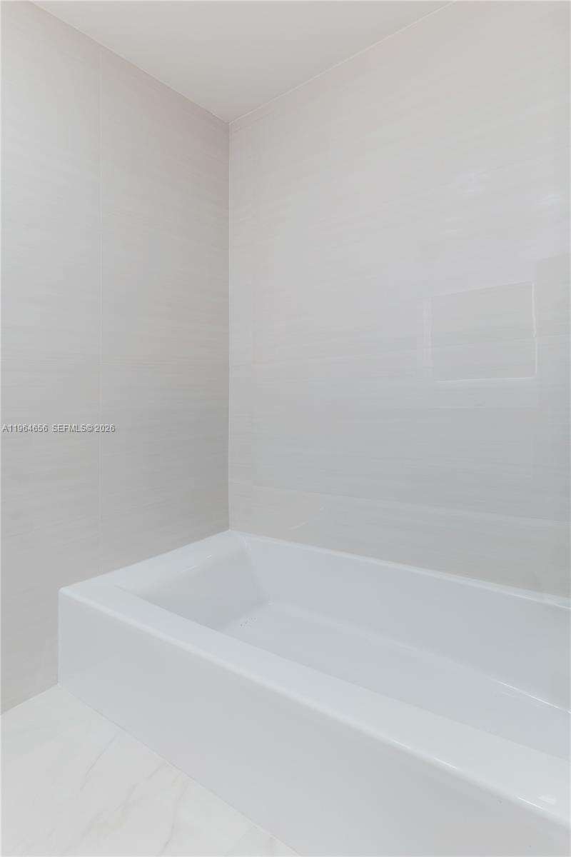 2415 35th Dr, Fort Lauderdale, FL 33308 | Picture 28