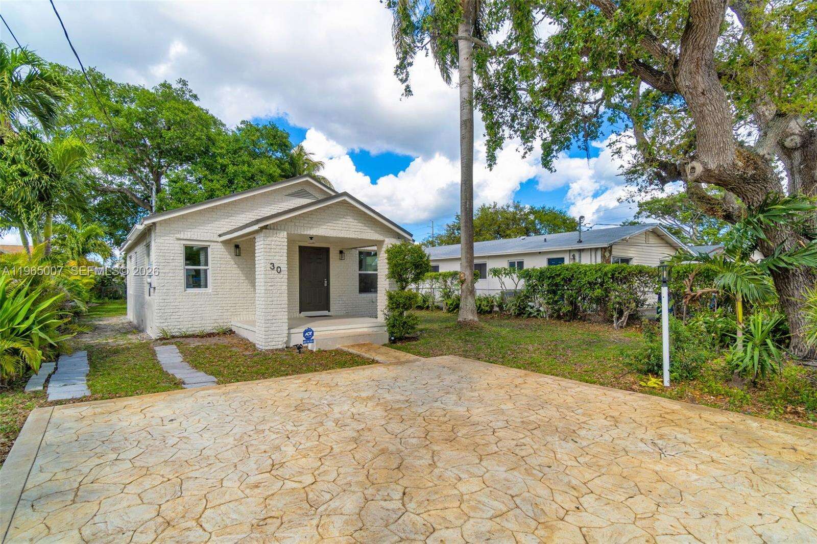 30 7th St, Hallandale Beach, FL 33009 | Picture 2