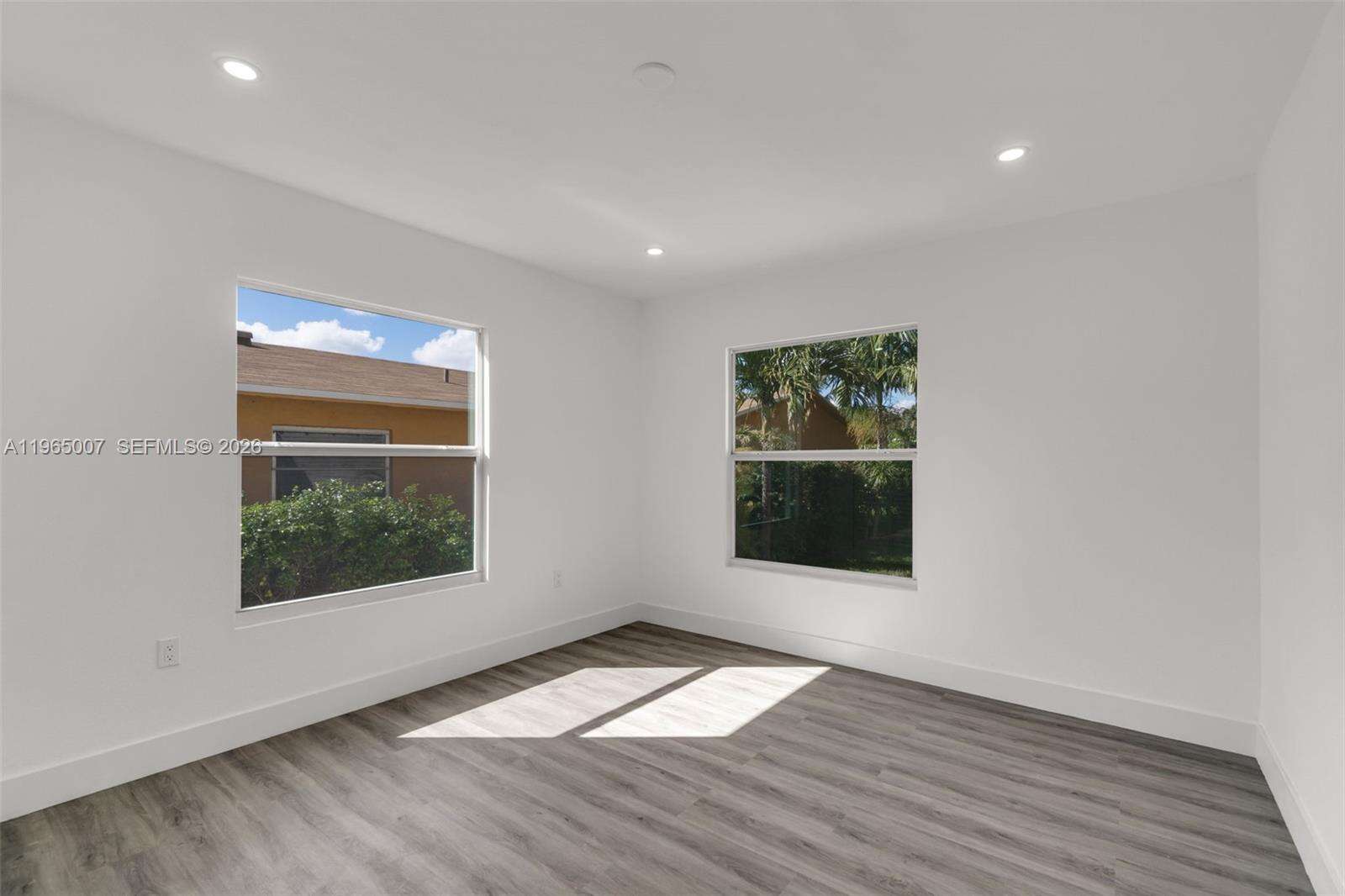 30 7th St, Hallandale Beach, FL 33009 | Picture 16