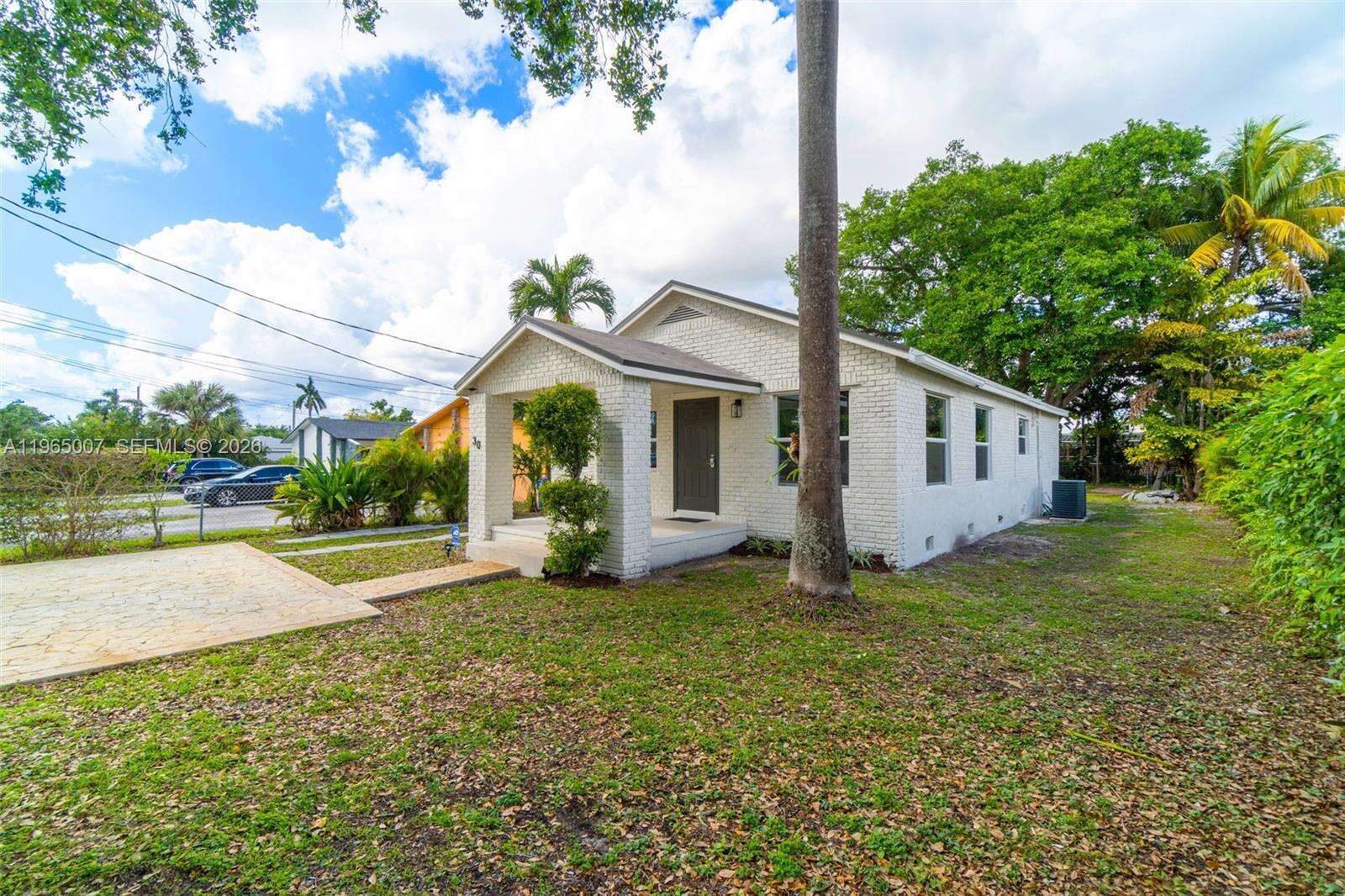 30 7th St, Hallandale Beach, FL 33009 | Picture 3