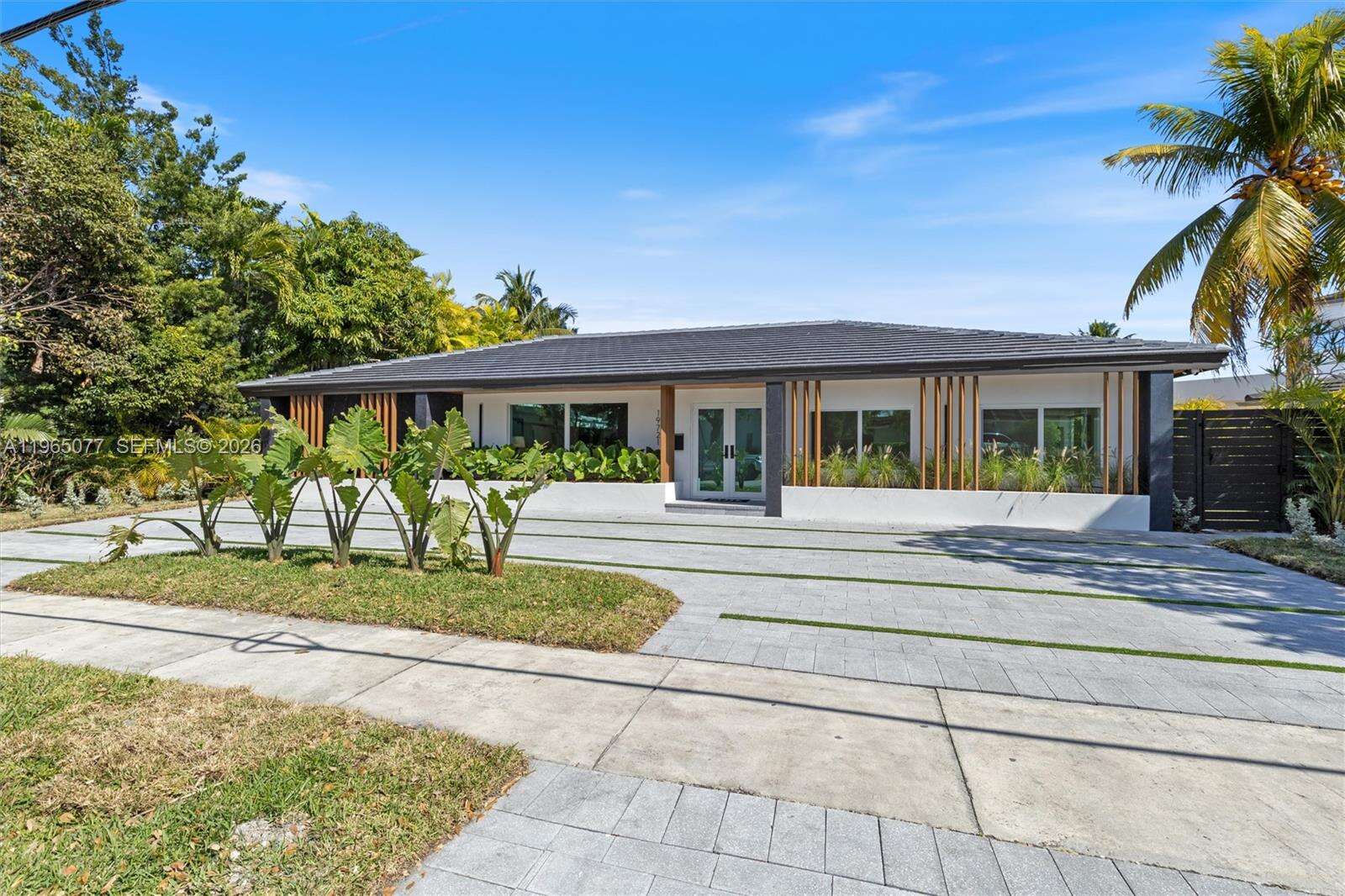 19721 23rd Ave, Miami, FL 33180 | Picture 1