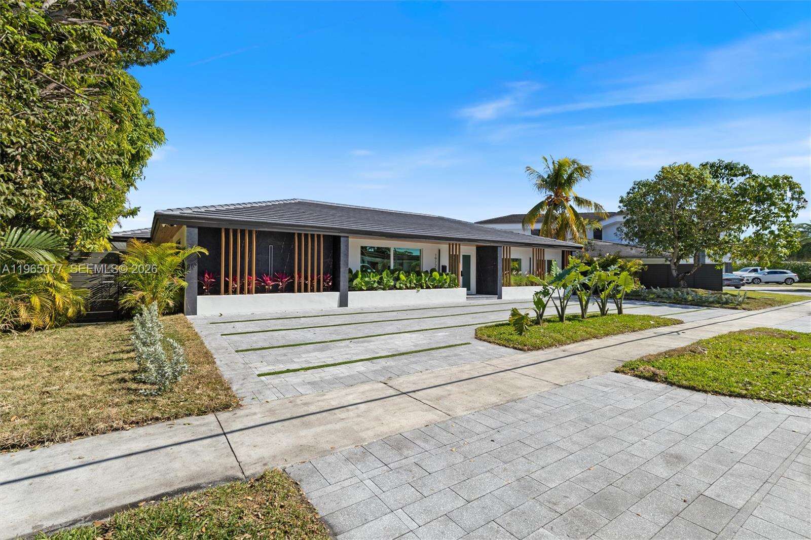 19721 23rd Ave, Miami, FL 33180 | Picture 3